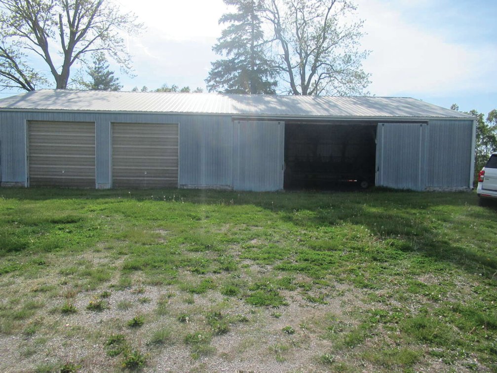 Image for Closed - Iowa Co., IA - 146.73 Ac., m/l (010-3072-01)