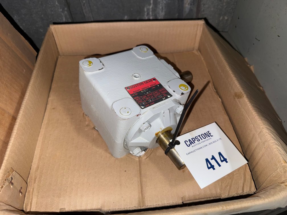 Boston Gear R1211 Right Angle Drive Gearbox Ratio 1.5 to 1