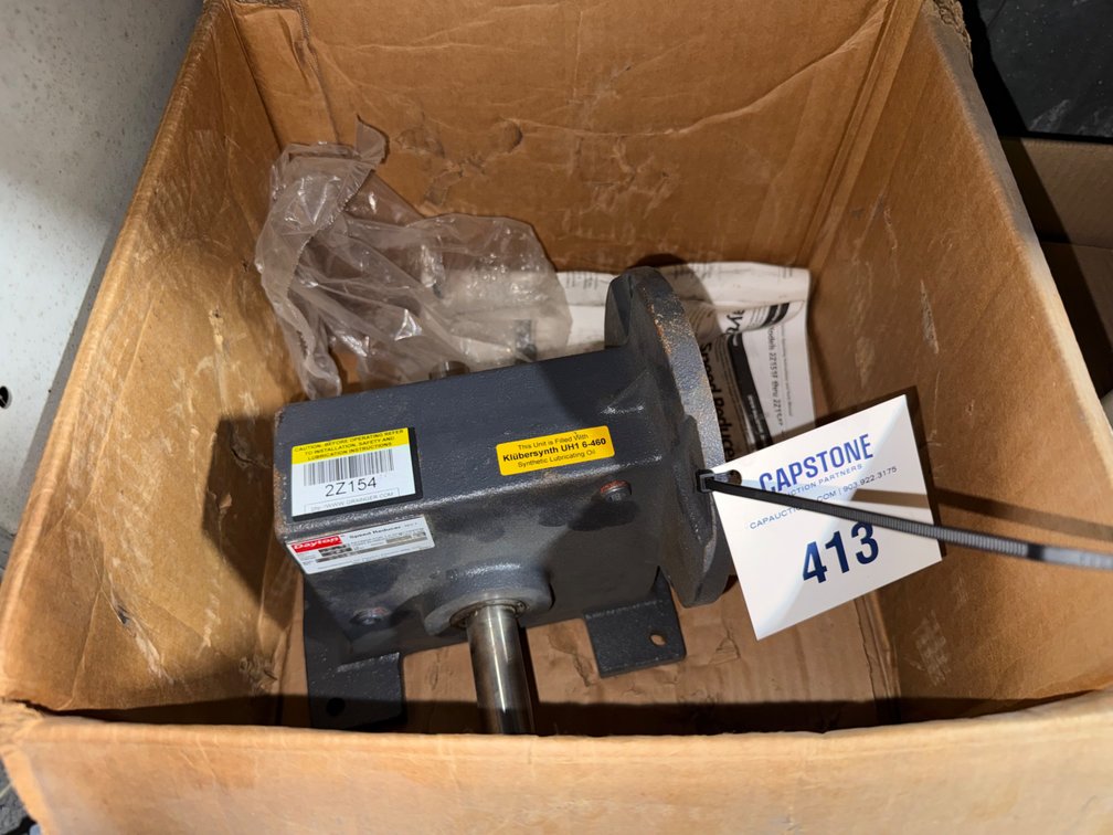 Dayton Speed Reducer Model 2Z154 Cast Iron Gearbox