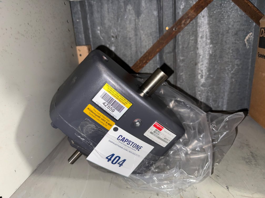 Dayton Model 4Z859 Industrial Speed Reducer Gearbox