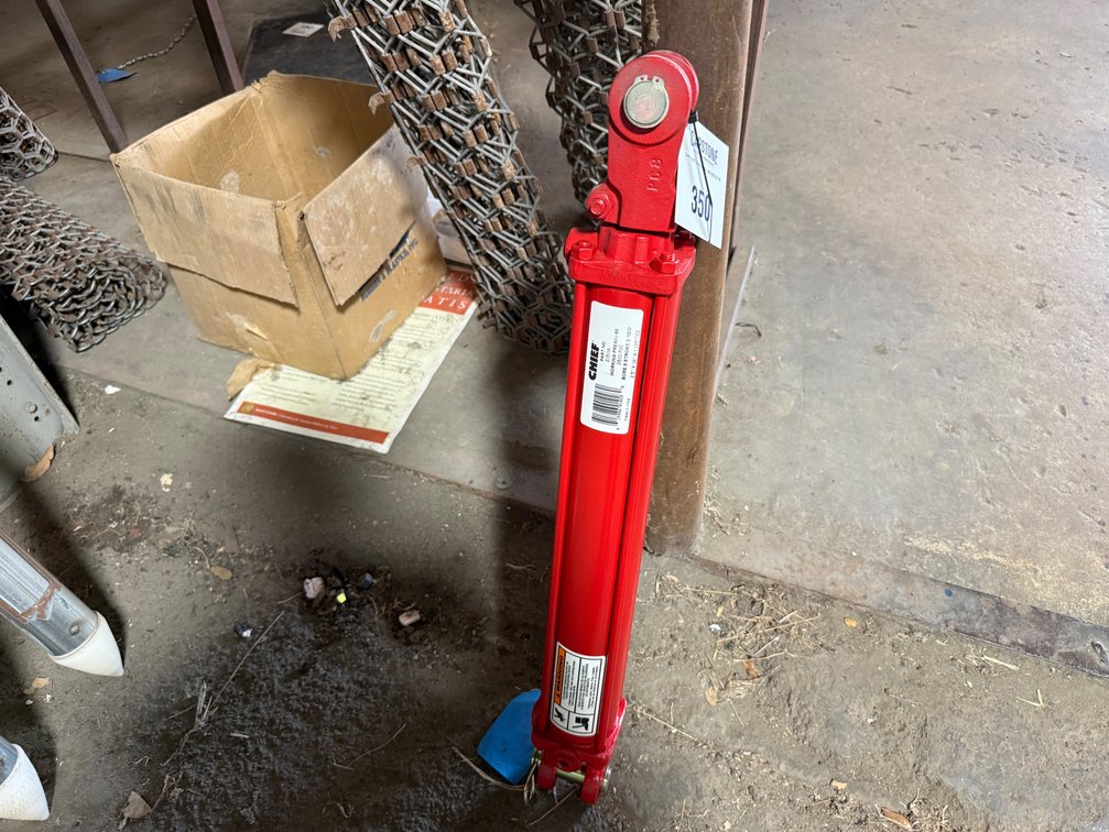 Chief Hydraulic Cylinder Part#215116, 2.5" Bore x 16" Stroke, 2500 PSI