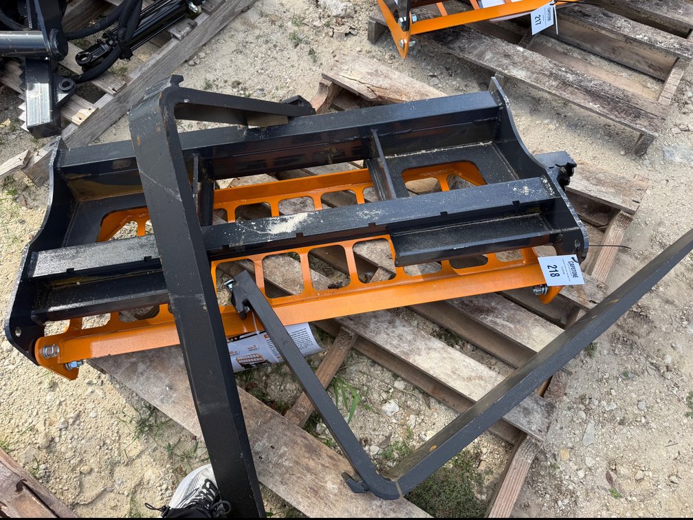2026 Landhonor Skid Steer 42" Pallet Forks