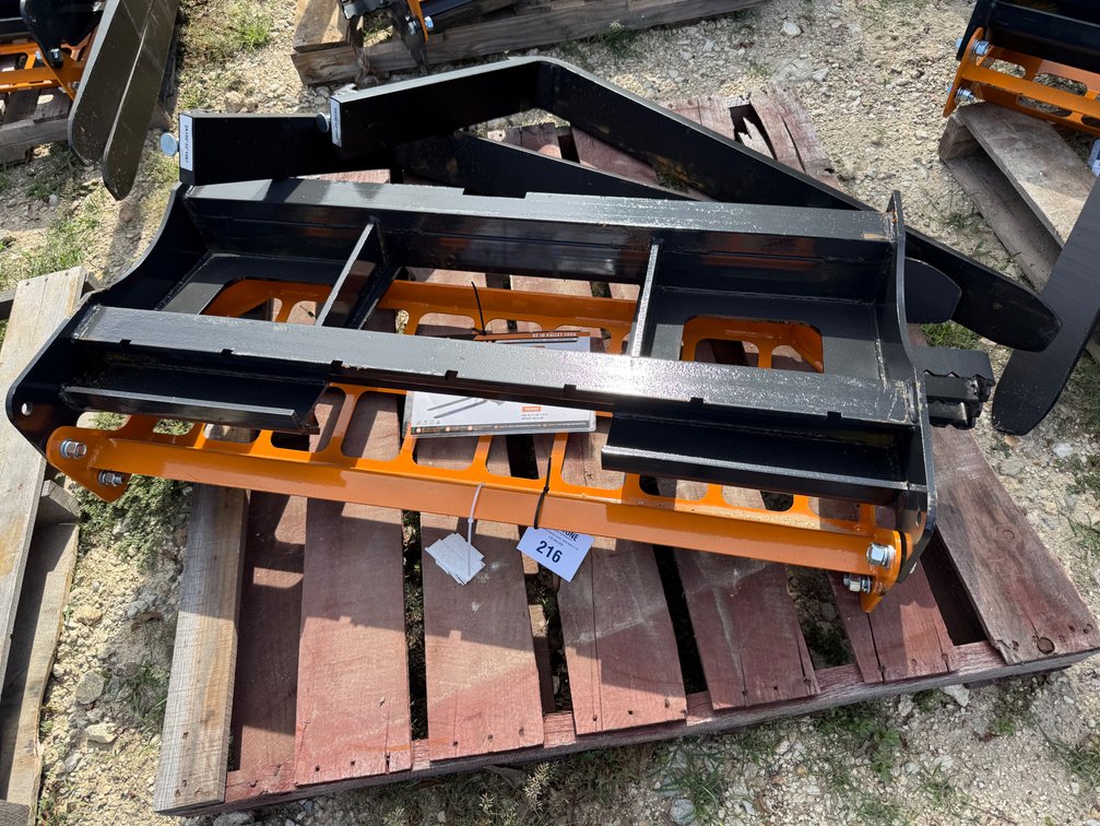 2026 Landhonor Skid Steer 42" Pallet Forks