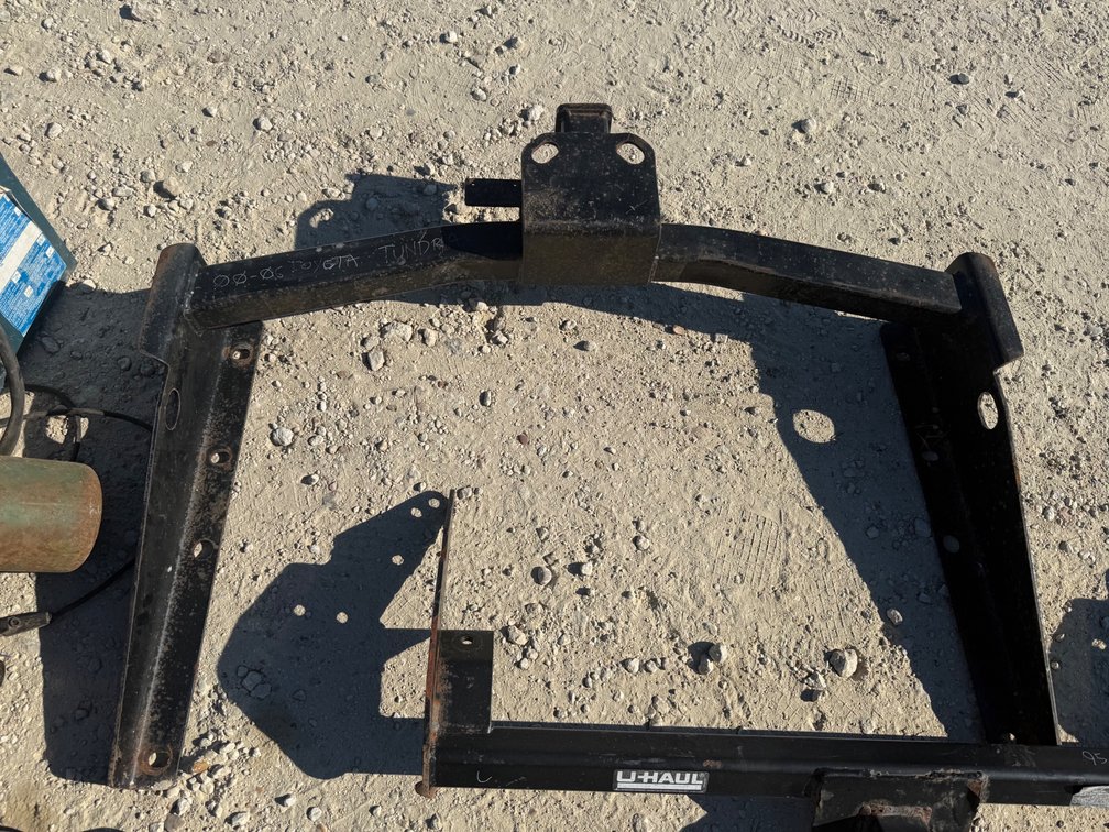 Toyata Tondra Truck Hitch