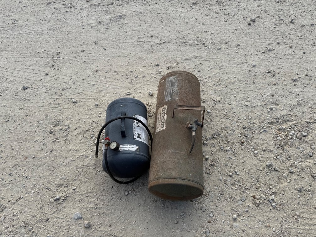 2 Air Tanks