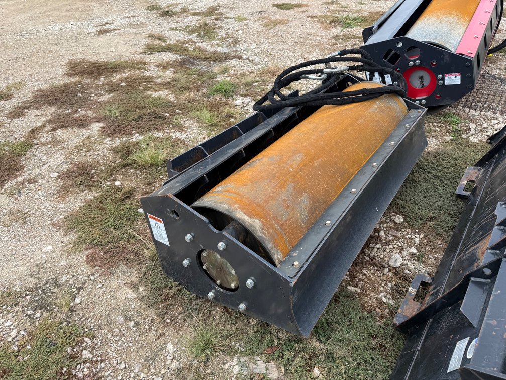 Landhonor Skid Steer Vibratory Roller
