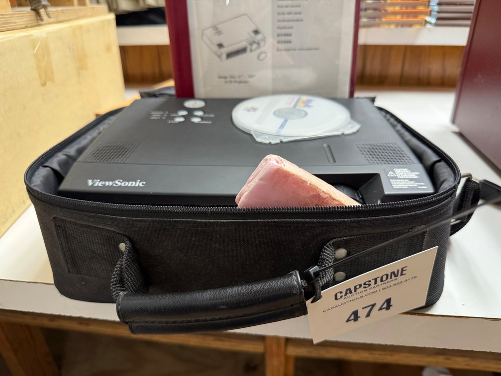 ViewSonic PJ750 Portable LCD Projector with Carrying Case and Software
