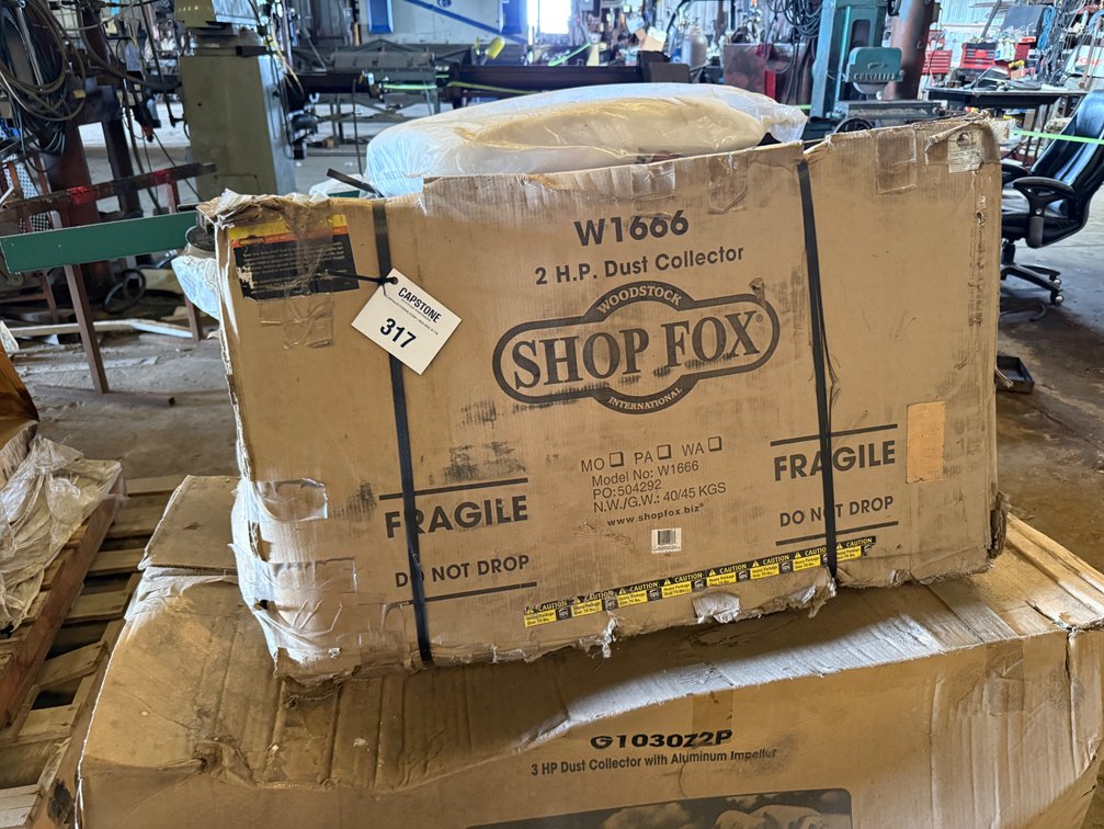 Shop Fox W1666 Dust Collector with Grizzly G1030Z2P Unit
