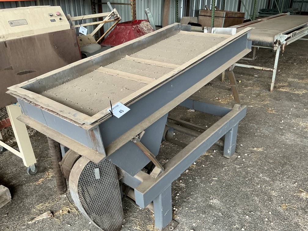 Pecan Cleaning / Sizing Table - Automatic