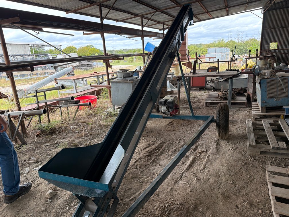 Southern Nut N' Tree Portable Incline Cleated Belt 6in Conveyor