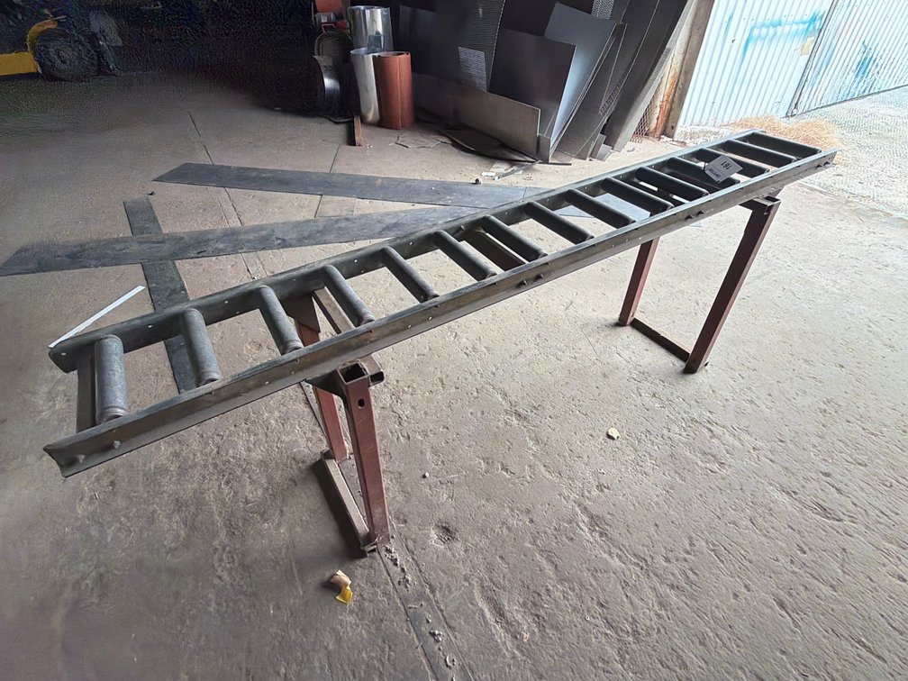 Gravity Roller Conveyor Section With Stands