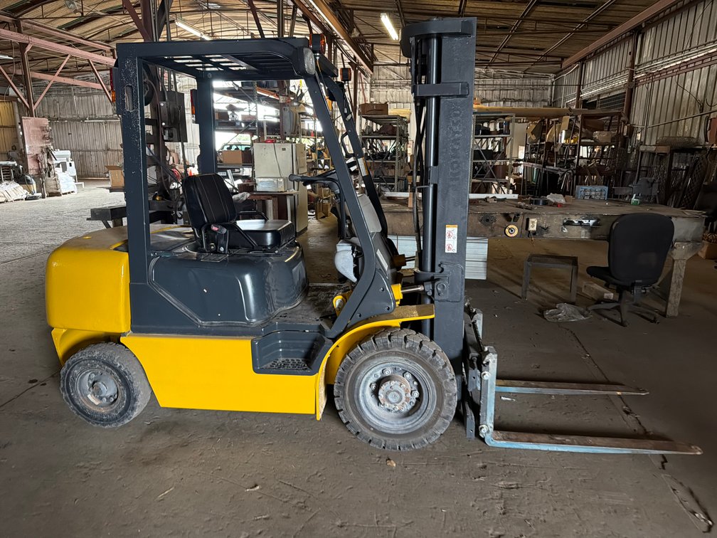 Komatsu FG25T-12 Type G Industrial Forklift Truck