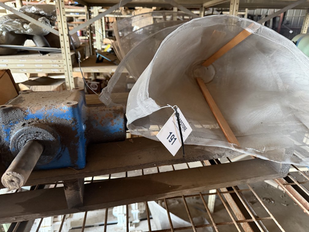 WEG Electric Motor with Dayton Packaging Box Component