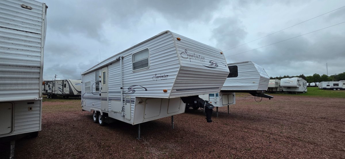 2000 Sprinter by Keystone 265FW, No Slides, 2 -30lb LP Tanks, No Slide, 18' Awning