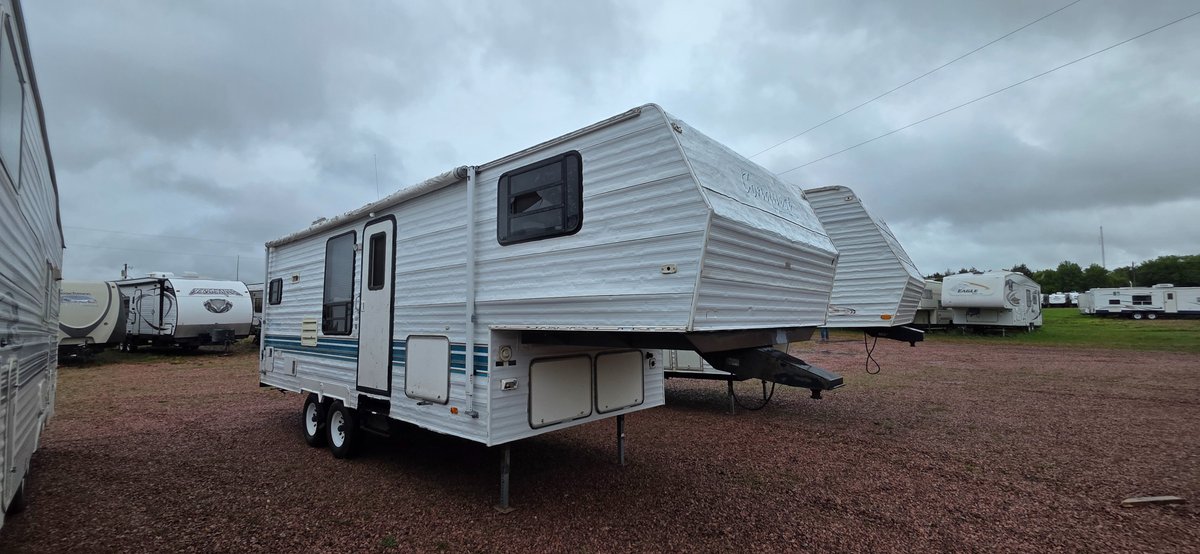 1999 Conquest by Gulf Stream, Awning Needs Work, Tires Fair, Hail Damage, Broken Window, Fixer Upper, 2 - 30lb LP Tanks, 12' Slide