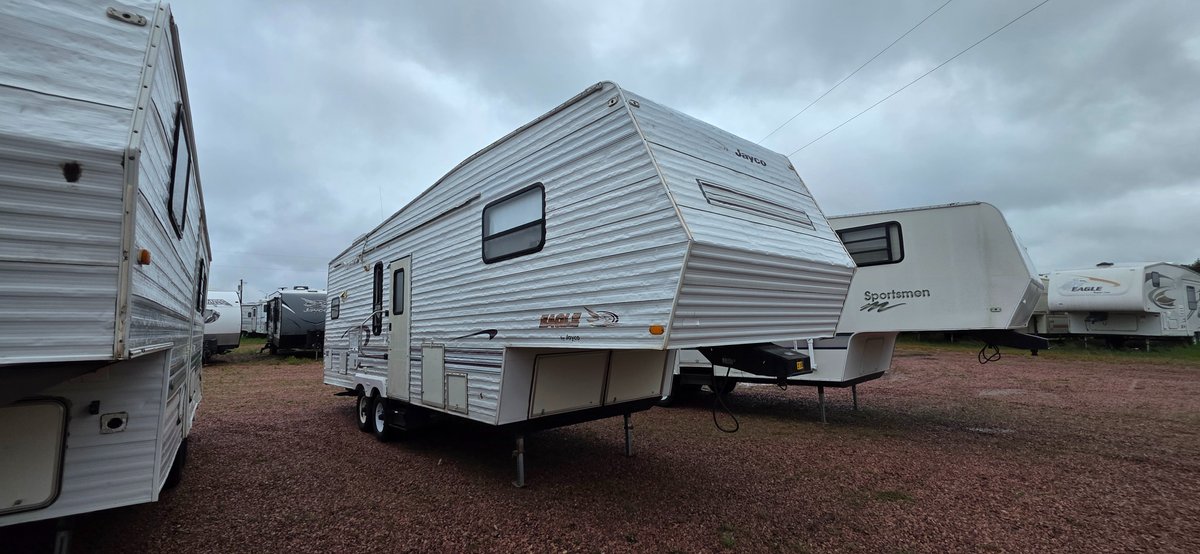 1999 Eagle 293 by Jayco - Fixer Upper, Slide, Broken Window, No Awning, Tires Fair, 2 - 30lb LP Tanks, 2 Slides 6' & 12"