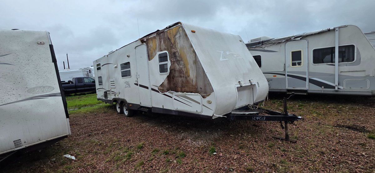 2006 ZII by Keystone Z291, Hardside, Nees Work, Bumper, No LP Tanks, 13' Slide, Reciever Hitch