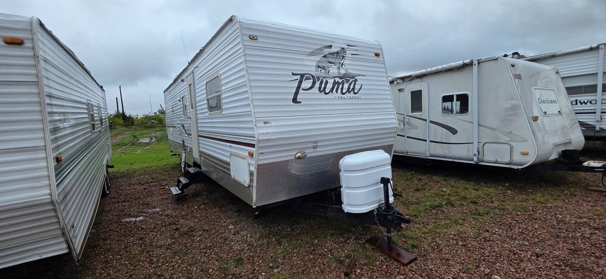 2005 Puma by Palomino 31DSBH, 14' Slide, 7' Slide, Fixer Upper, 2-30lb LP Tanks