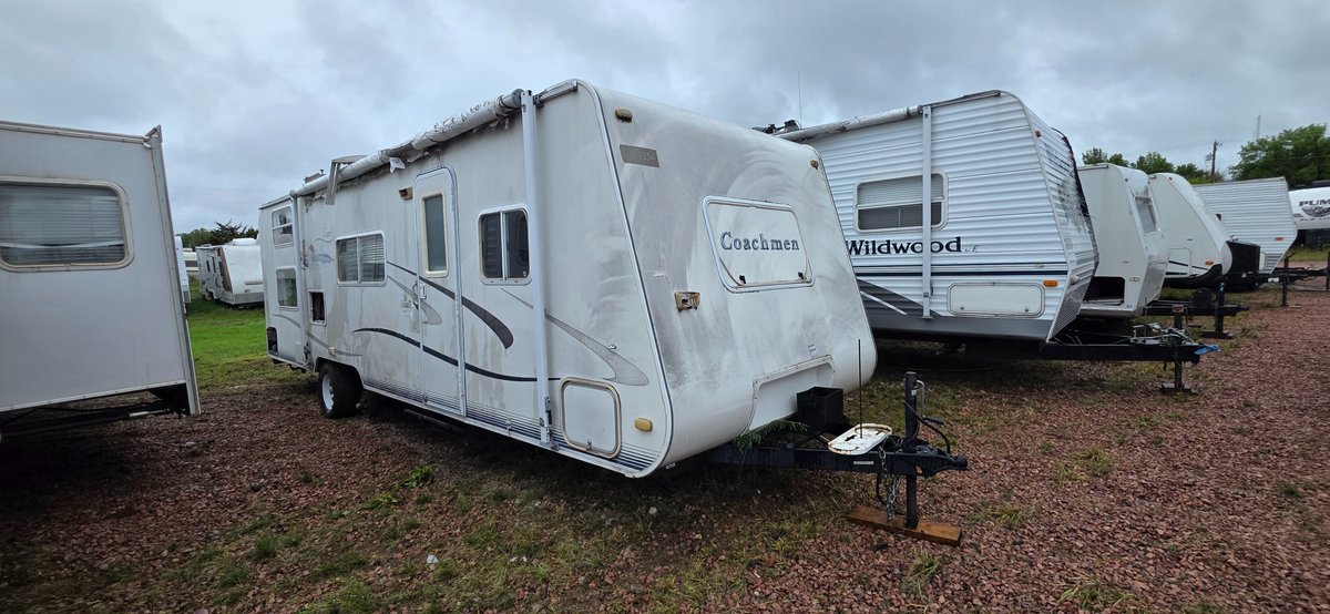2005 Coachment 27TBS Bumper Camper, Needs Work, 16' Awning, 12' Slide, No LP Tanks