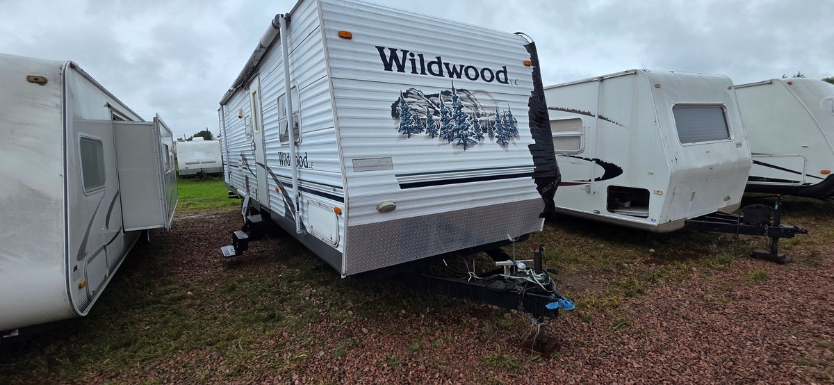 2006 Wildwood 30BHBS LE, Tires Fair, Needs Work, 13' Slide, 7' Slide, No Tanks, 22' Awning