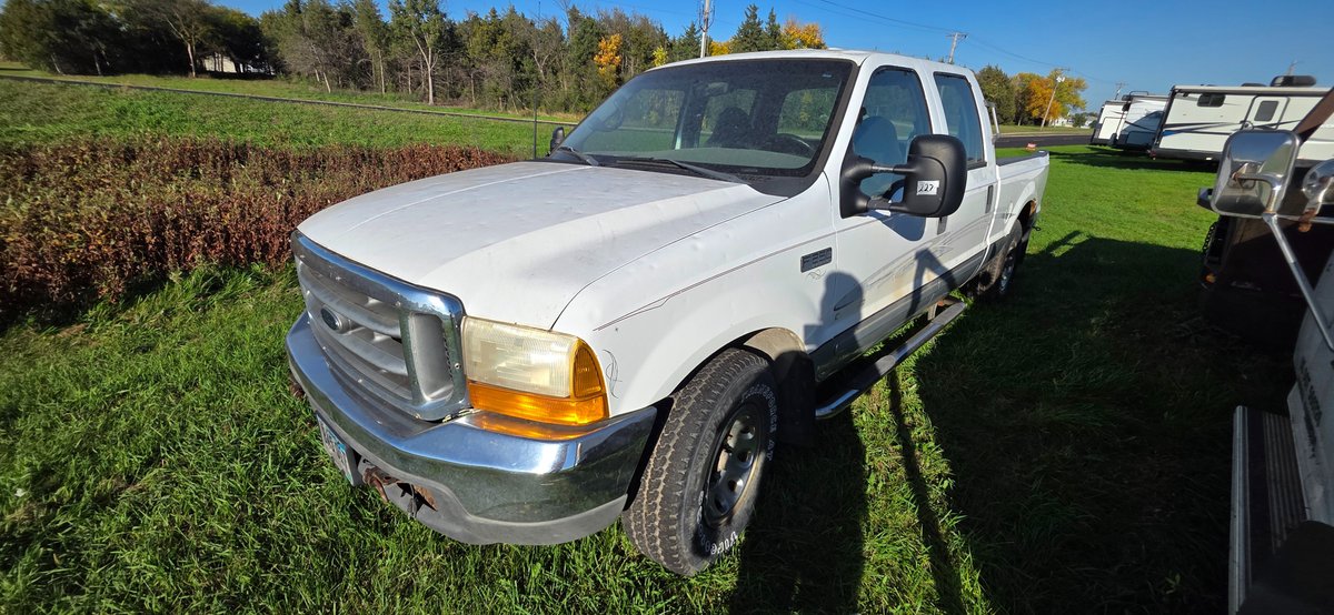 2001 Ford F250 pickup, 2WD, 6 speed manual transmission, 7.3 ltr diesel engine, 331,639 miles, #1EA45220