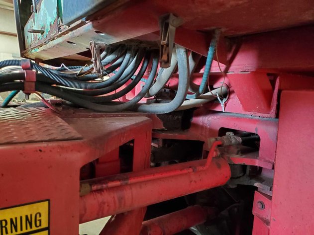 Image for '83 Versatile 555 4WD Tractor --MOVED TO OCT. 13th Auction -- Getting it running.