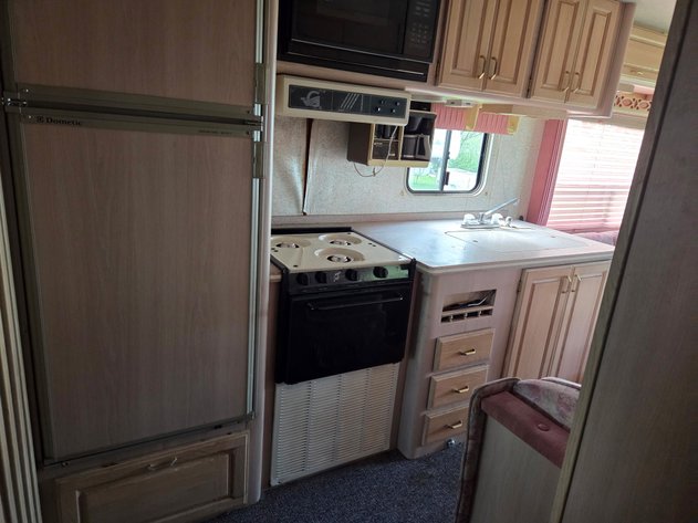 Image for '96 Gulf Stream Friendship LXE 3740 Class A Diesel Pusher Motorhome