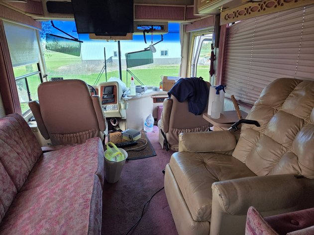 Image for '96 Gulf Stream Friendship LXE 3740 Class A Diesel Pusher Motorhome