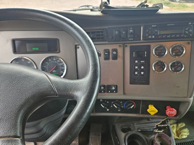 Image for '15 Kenworth T370 Tandem Axle Dump Truck