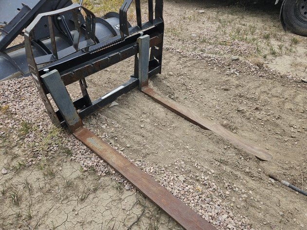 Image for Bobcat Heavy Duty Skid Steer Pallet Fork Attachment (4,000 lb Capacity)