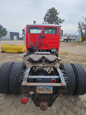Image for Freightliner FL70 Single-Axle Day Cab Semi