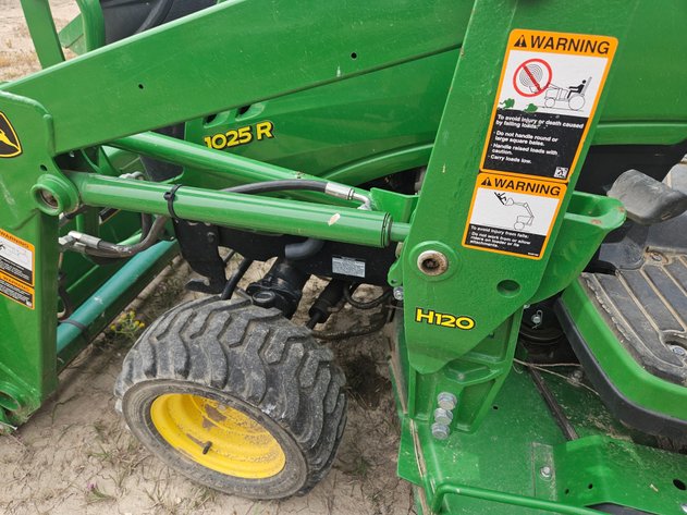 Image for John Deere 1025R w/H120 Loader