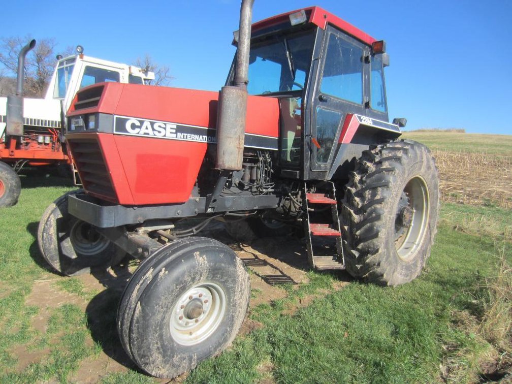 Case International 2294 Tractor