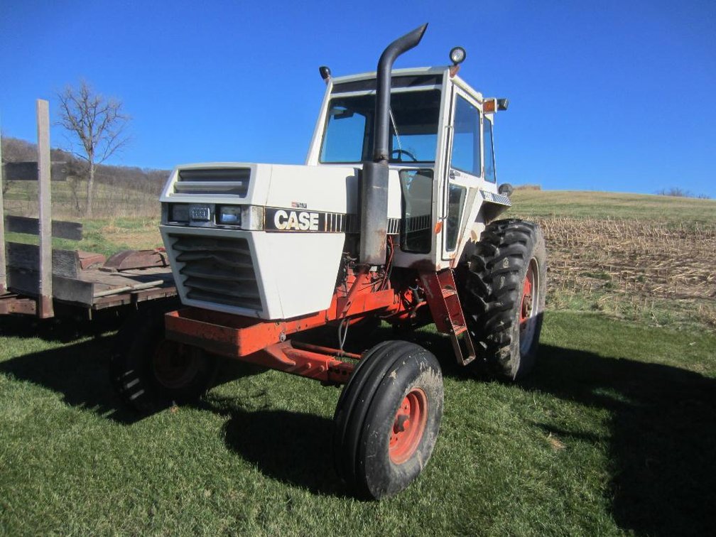 Case 2290 Tractor SN: 10209105