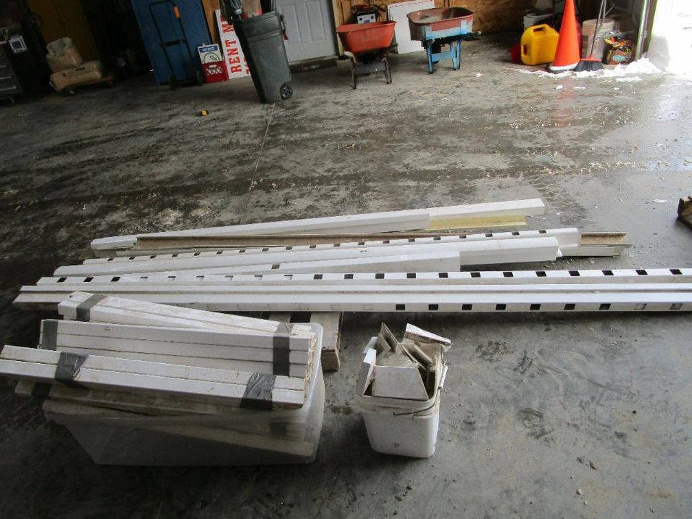 Vinyl Handrails and Spindals for Decking