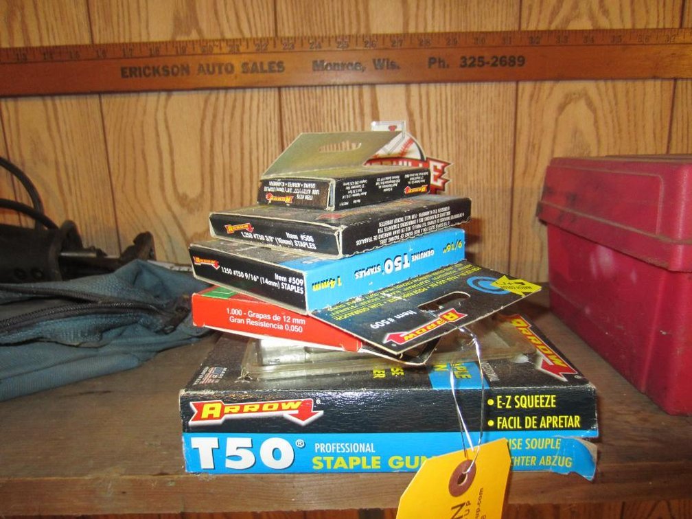 Staple Gun and Staples