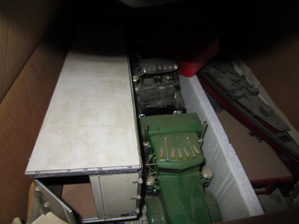 (4) Model Semis