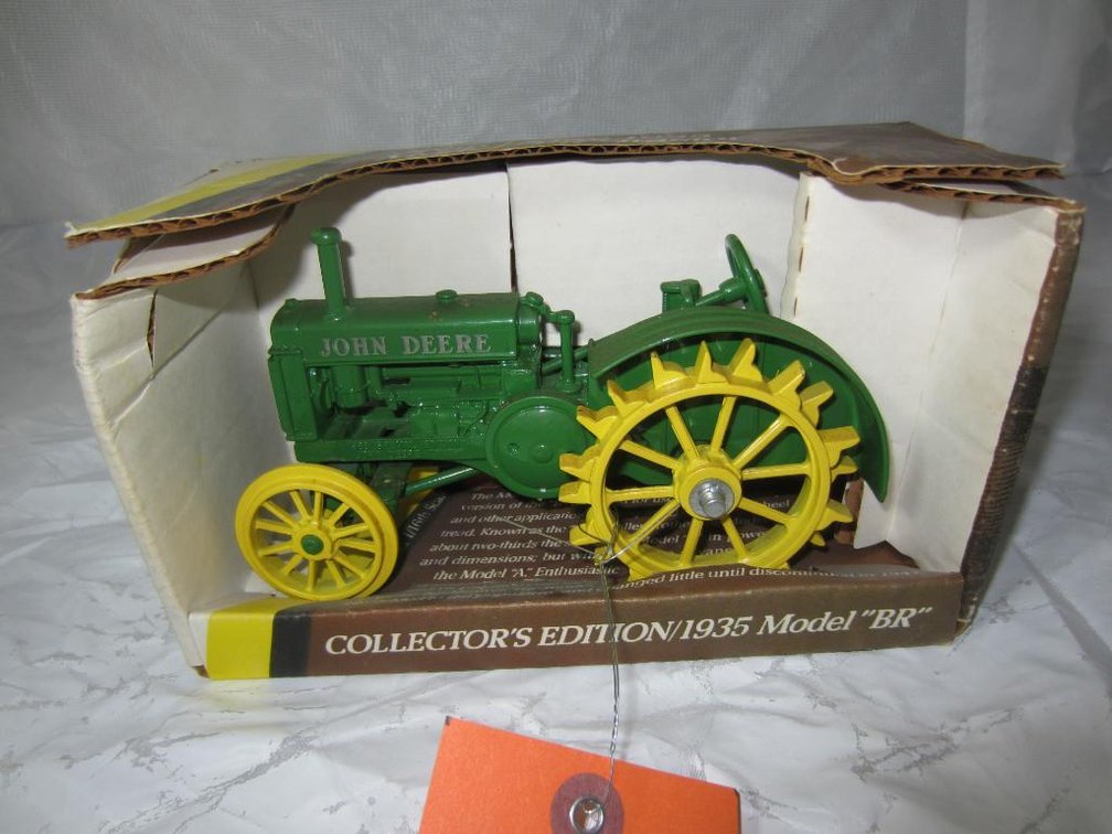 John Deere 1935 BR Ertl Collectors Edition Tractor
