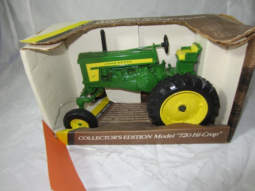 John Deere 1957 720 Hi-Crop Ertl Collectors Edition Tractor