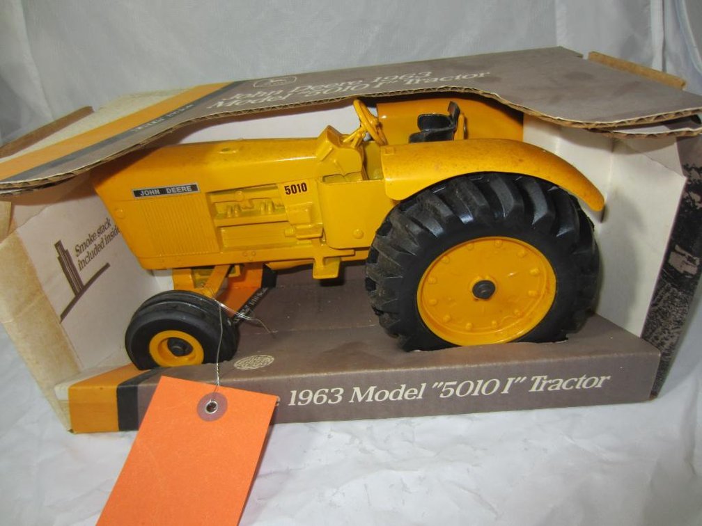 John Deere 1963 50101 Ertl Tractor