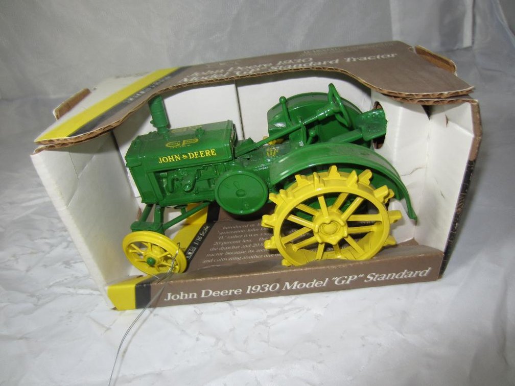 John Deere 1930 GP Ertl Standard Tractor
