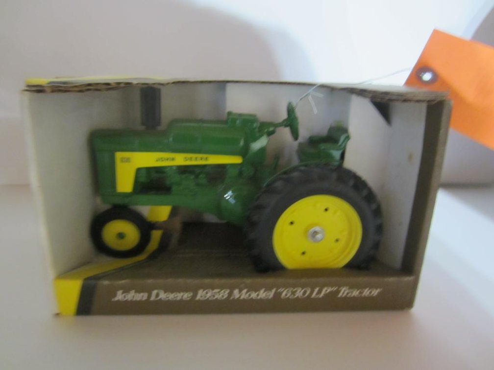 John Deere 1958 630 LP Ertl Tractor
