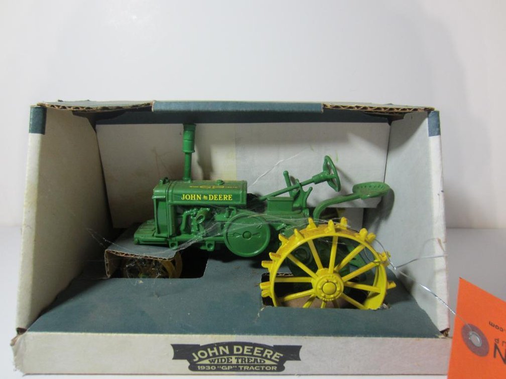 John Deere 1930 Wide Tread Ertl Tractor