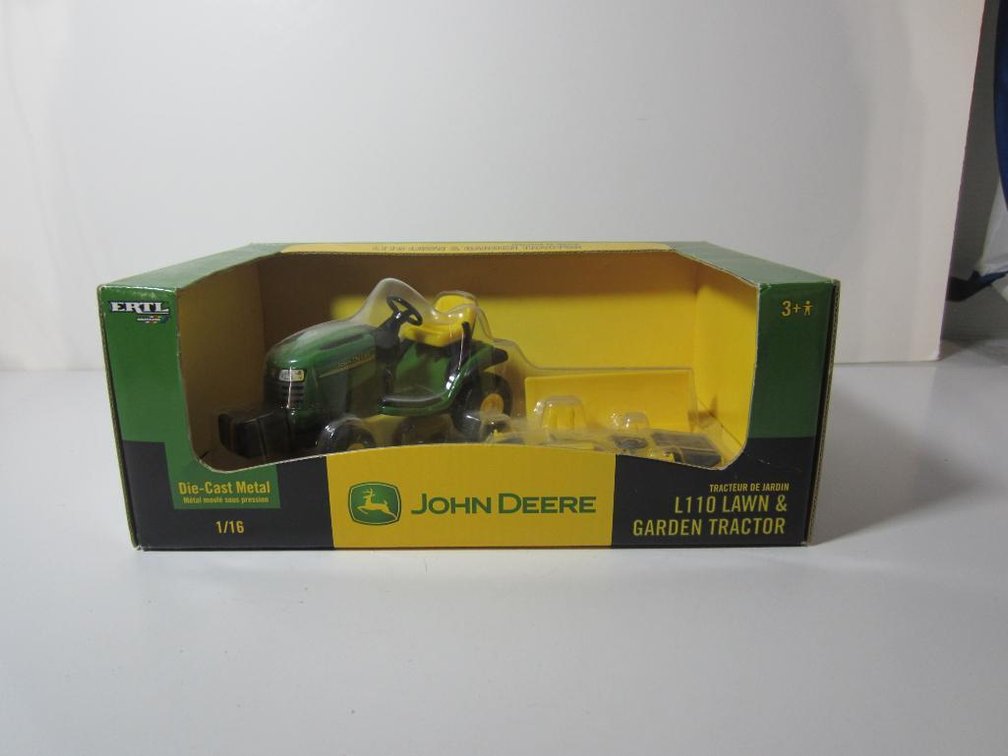 John Deere L110 Lawn and Garden Ertl Tractor