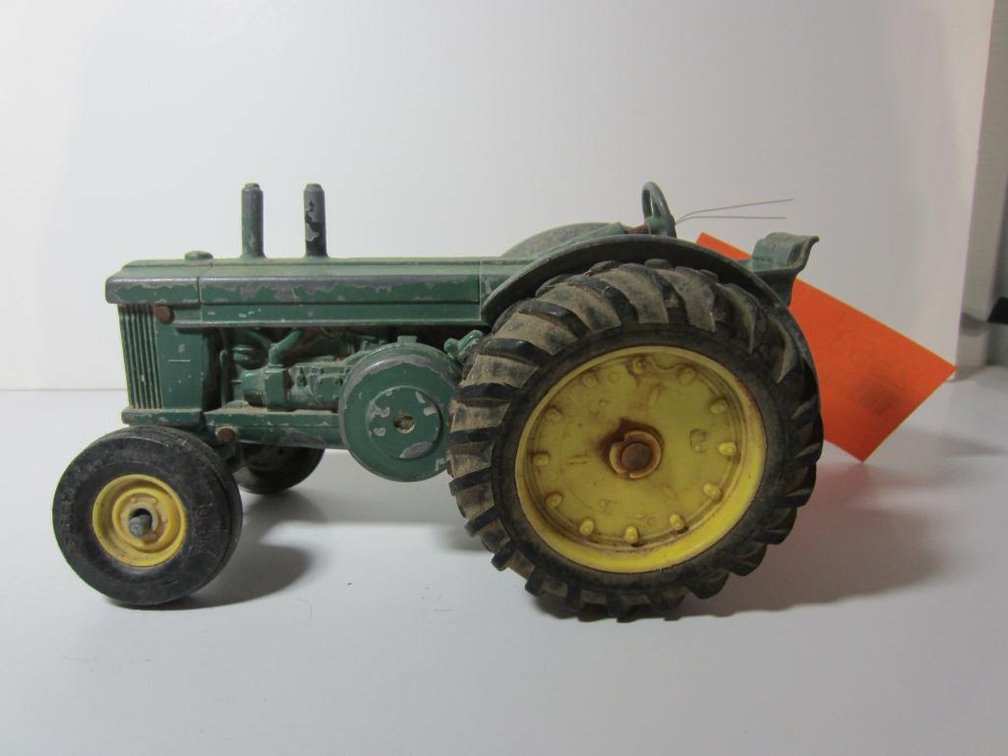 John Deere 1949/1954 R Ertl Collectors Edition Tractor