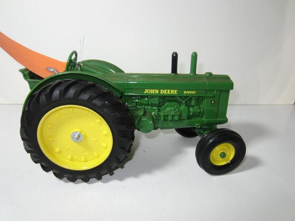 John Deere 1949/1954 R Ertl Collectors Edition Tractor