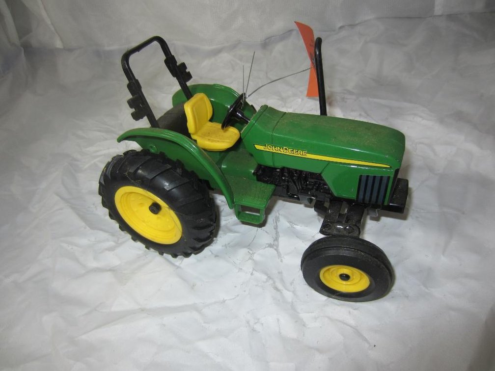 John Deere Ertl Tractor