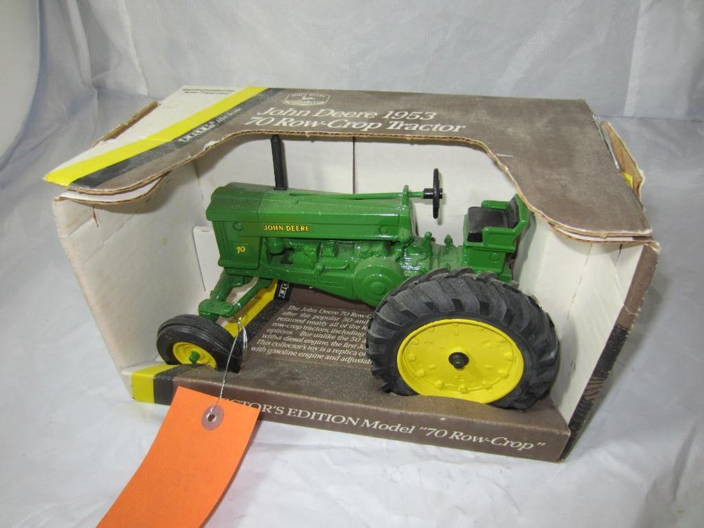 John Deere 1953 70 Collectors Edition Row Crop Ertl Tractor
