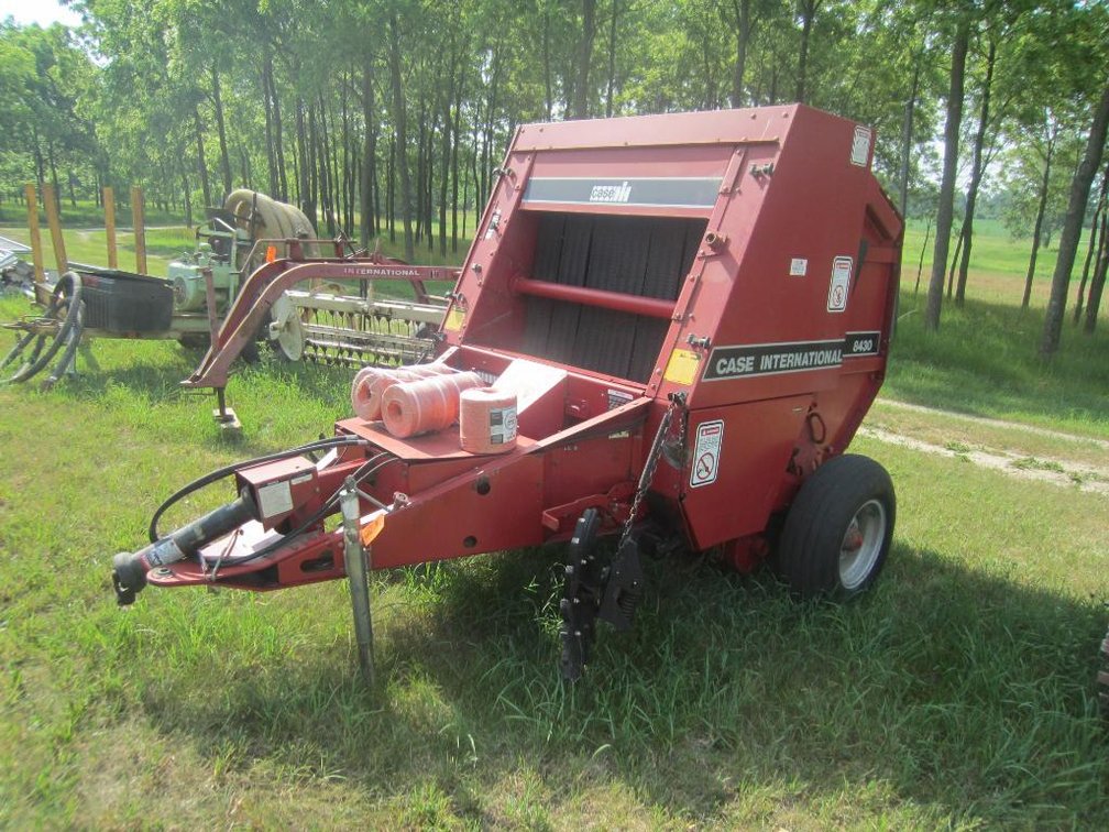 Case International 8430 Round Bailer