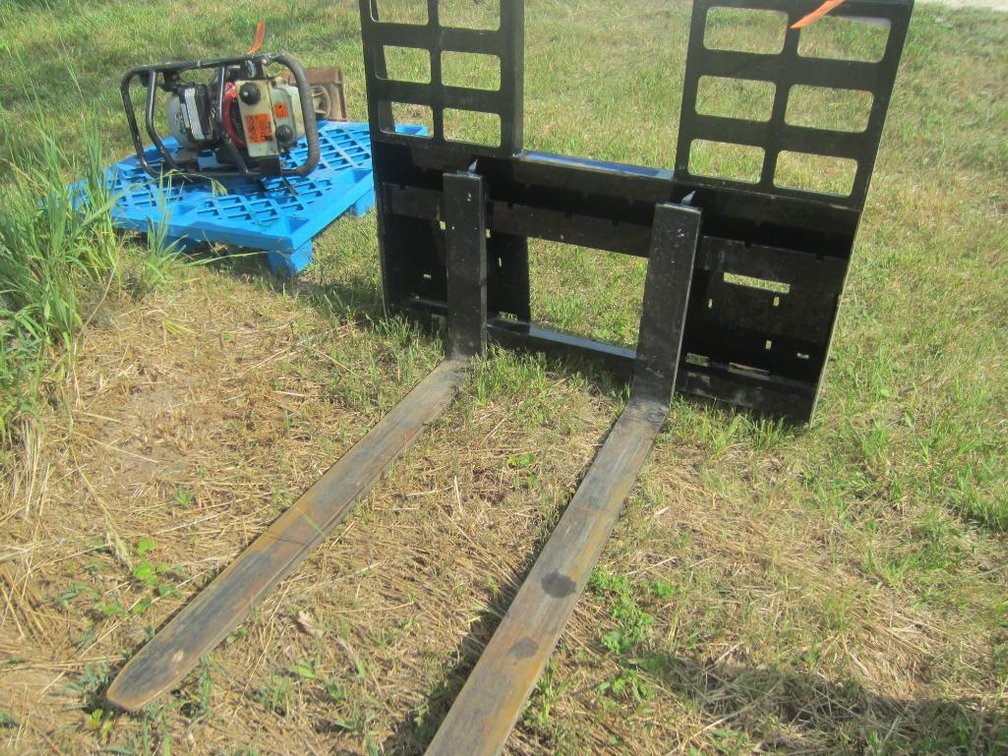 Skid Steer Pallet Forks